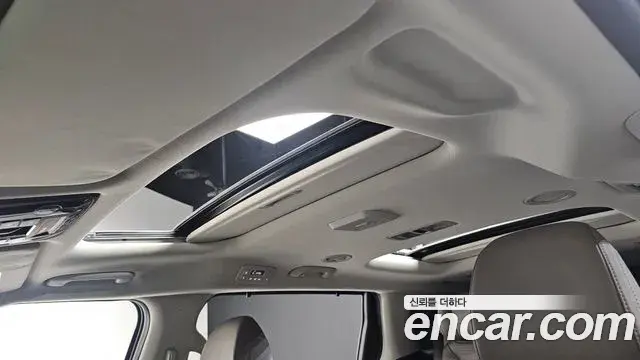 Kia Carnival 2023 — ფოტო 10/20