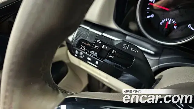 Kia Carnival 2021 — Фото 18/20