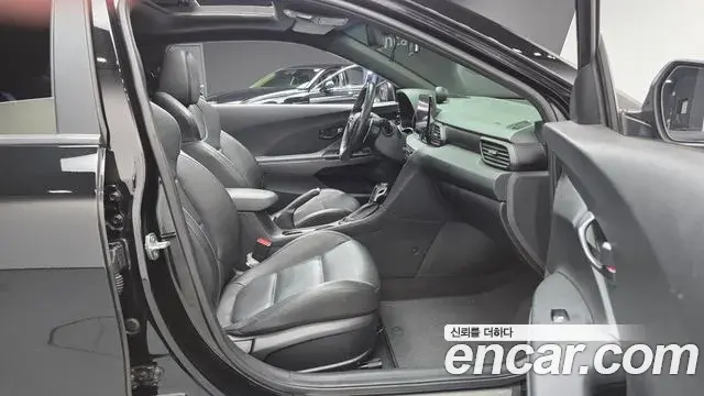 Hyundai Veloster 2021 — Photo 1/20
