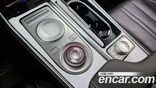 Genesis GV80 2021 — Photo 17/20