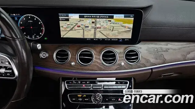 Mercedes-Benz E-Class 2020 — ფოტო 10/20