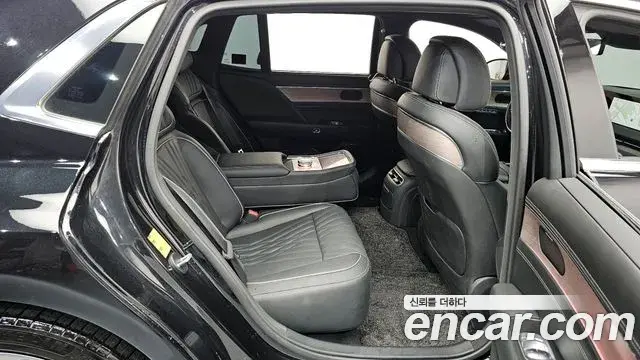Genesis G90 2023 — Photo 11/20