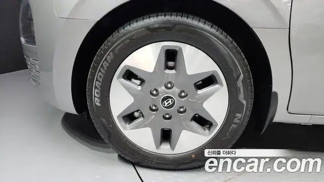 Hyundai Staria 2025 — Фото 5/20