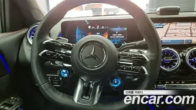 Mercedes-Benz GLB-Class 2025 — ფოტო 15/18