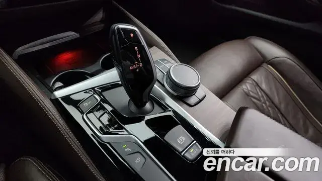 BMW 5 Series 2020 — ფოტო 2/20
