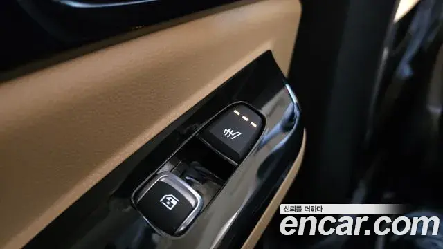 Kia Carnival 2021 — Photo 14/20