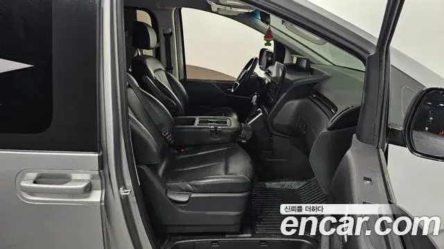 Hyundai Staria 2021 — ფოტო 11/20