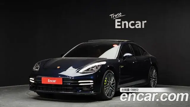 Porsche Panamera 2023 — Photo 18/20