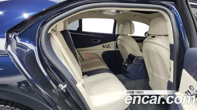 Bentley Flying Spur 2022 — ფოტო 12/20