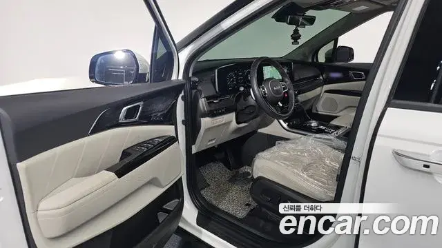 Kia Carnival 2023 — Şəkil 8/20