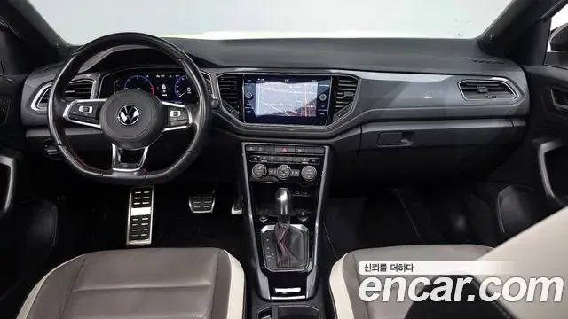 Volkswagen T-Roc 2021 — Şəkil 13/20