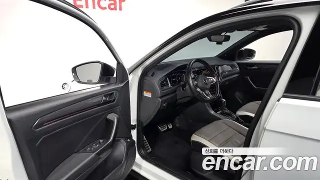 Volkswagen T-Roc 2021 — Şəkil 19/20