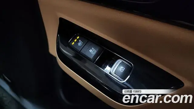 Kia Carnival 2020 — ფოტო 3/20