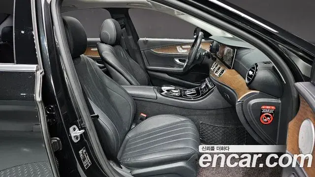 Mercedes-Benz E-Class 2019 — Фото 9/20