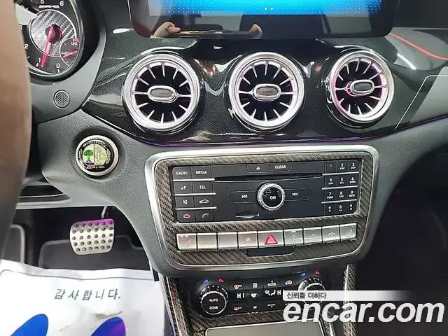 Mercedes-Benz GLA-Class 2018 — Photo 13/19