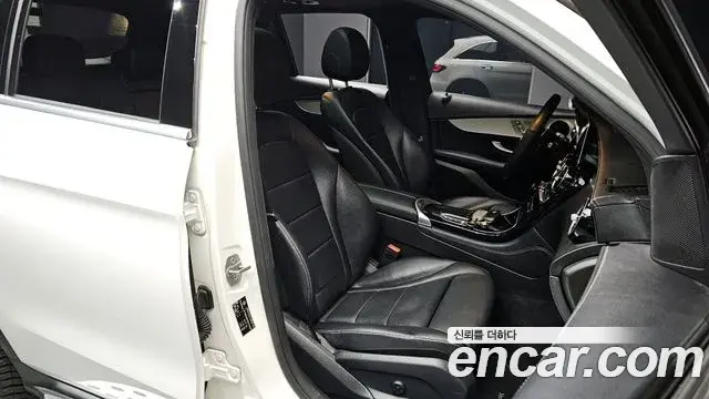 Mercedes-Benz GLC-Class 2021 — Şəkil 10/20