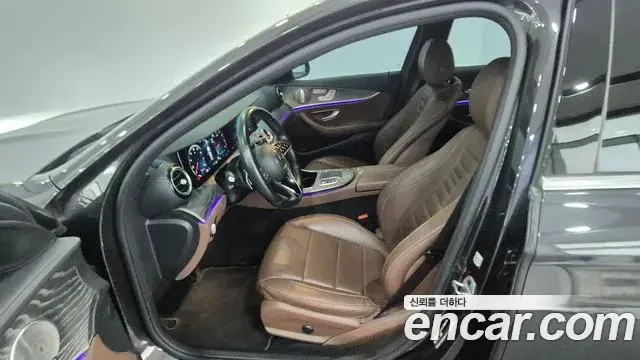 Mercedes-Benz E-Class 2022 — ფოტო 9/17
