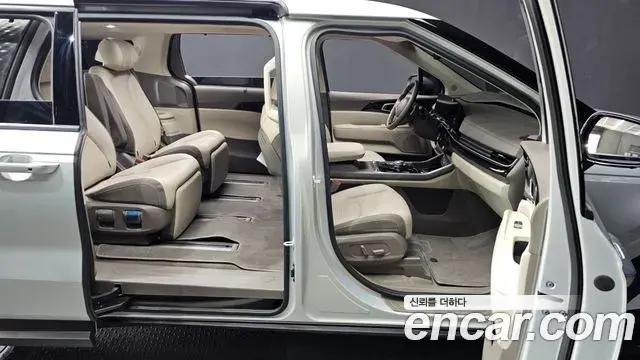 Kia Carnival 2023 — Şəkil 18/20
