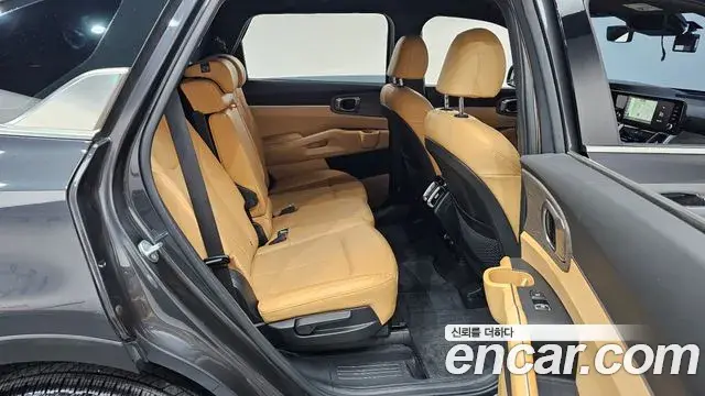 Kia Sorento 2023 — Photo 18/20