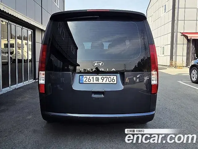 Hyundai Staria 2021 — ფოტო 12/20