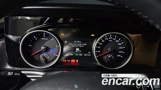Kia Carnival 2022 — Photo 8/20