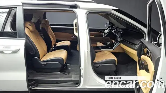 Kia Carnival 2022 — Photo 11/20