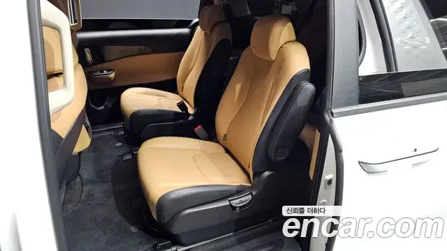Kia Carnival 2022 — Photo 12/20
