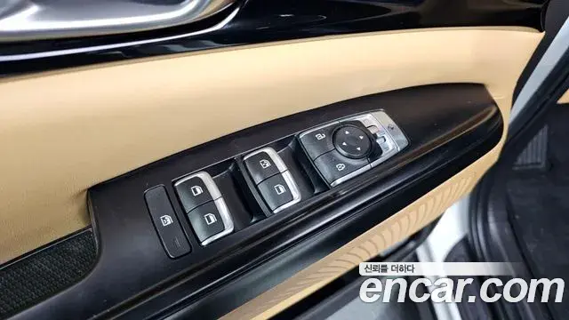 Kia Carnival 2022 — Photo 18/20