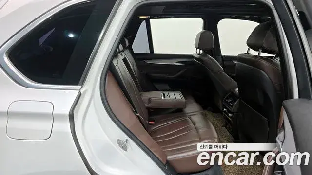 BMW X5 2018 — Şəkil 12/20