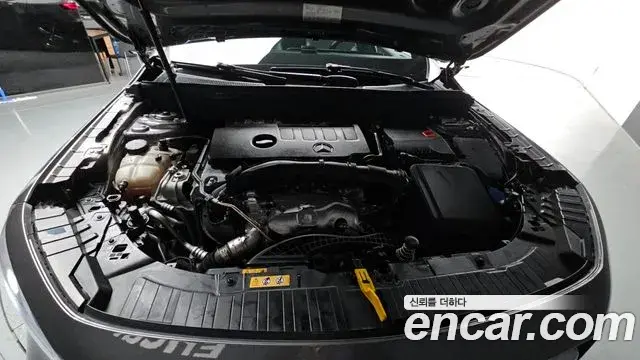 Mercedes-Benz GLB-Class 2022 — Photo 15/20