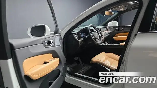 Volvo XC60 2021 — Şəkil 9/20