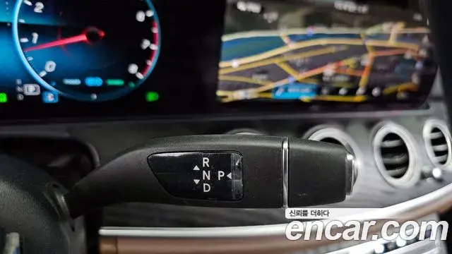 Mercedes-Benz E-Class 2021 — ფოტო 12/20