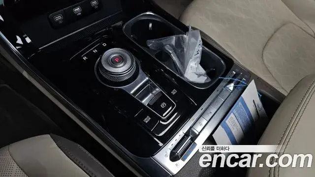Kia Carnival 2021 — Photo 9/20