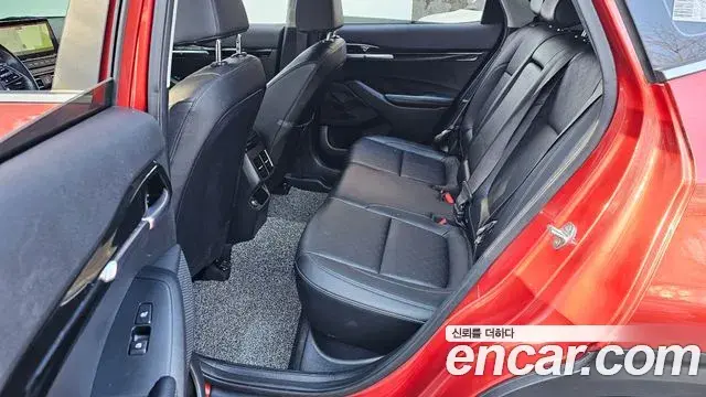 Kia Seltos 2022 — ფოტო 5/20