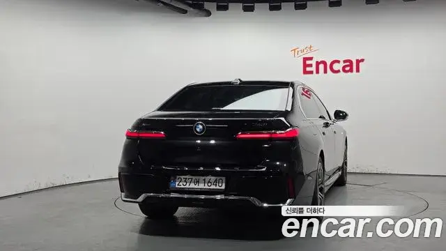 BMW 7 Series 2024 — ფოტო 7/20