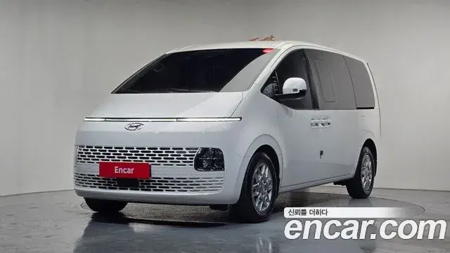 Hyundai Staria, 2023