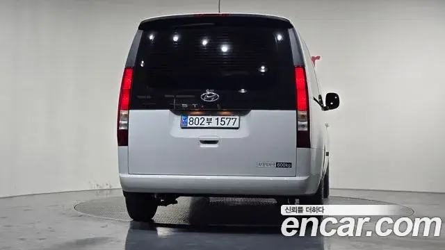 Hyundai Staria 2023 — Фото 4/20