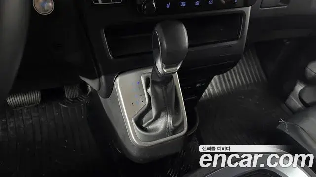 Hyundai Staria 2023 — Фото 9/20