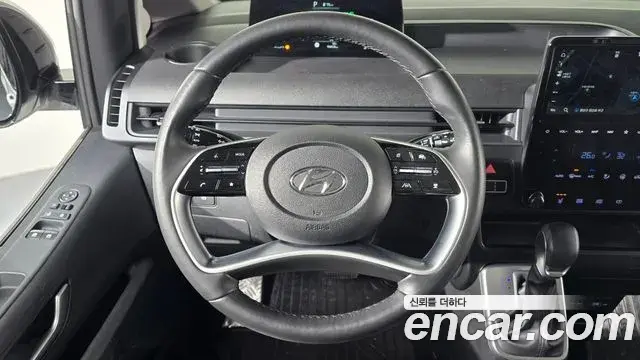 Hyundai Staria 2023 — Фото 13/20