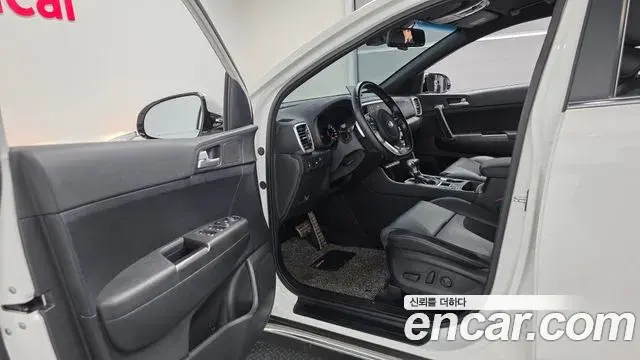 Kia Sportage The Bold 2021 — Photo 9/20