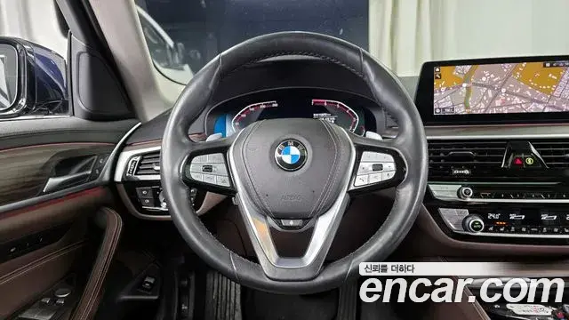 BMW 5 Series 2020 — Фото 13/20