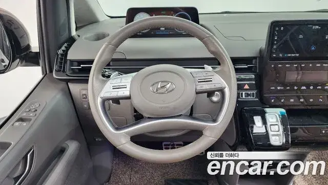 Hyundai Staria 2022 — Photo 17/20