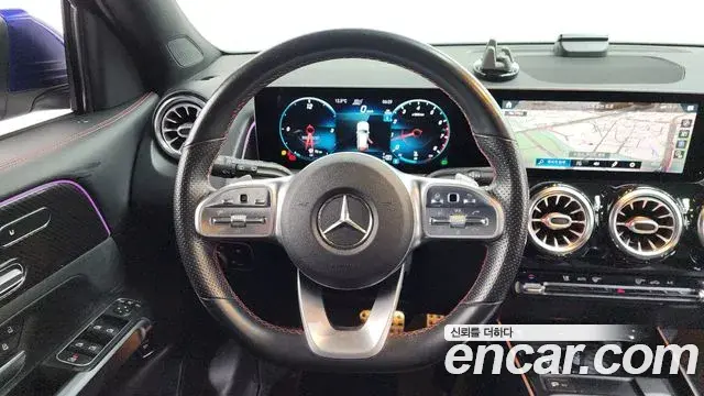 Mercedes-Benz GLB-Class 2020 — ფოტო 15/20