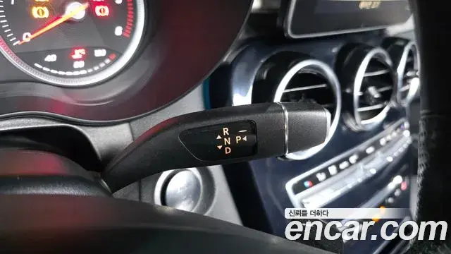 Mercedes-Benz GLC-Class 2018 — ფოტო 15/20