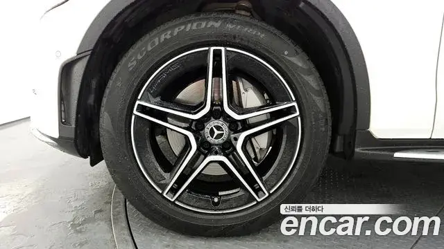 Mercedes-Benz GLC-Class 2022 — Photo 7/20