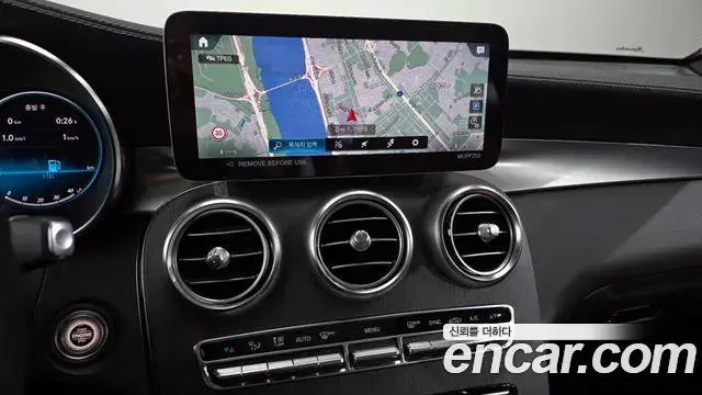 Mercedes-Benz GLC-Class 2022 — Photo 10/20