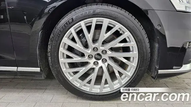 Audi A8 2021 — ფოტო 8/20