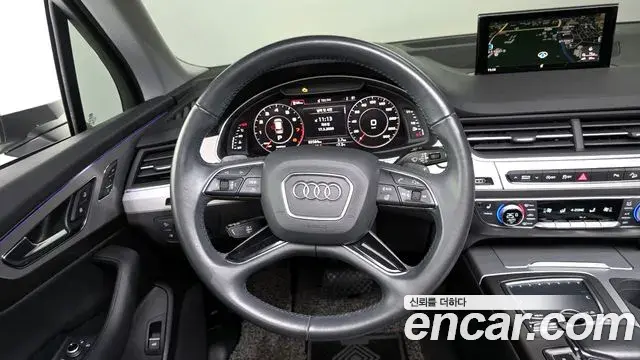 Audi Q7 2019 — Photo 7/20
