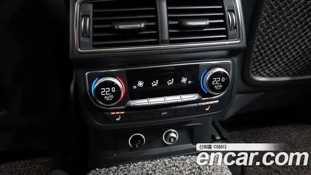 Audi Q7 2019 — Photo 14/20