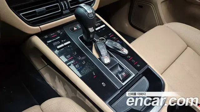 Porsche Macan 2022 — Şəkil 10/20
